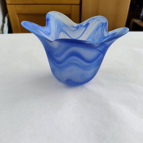 Glass candle holder flower-shaped like new