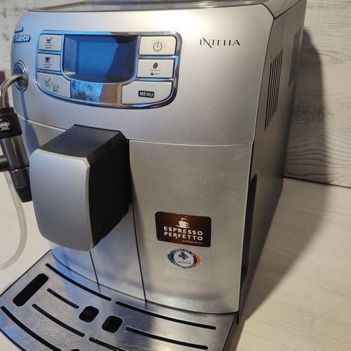 Saeco Intelia automatic espresso machine with cappuccino milk system