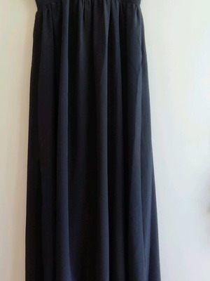 Μακρύ μαύρο φόρεμα με βολάν μέγεθος Μ σαν καινούργιο