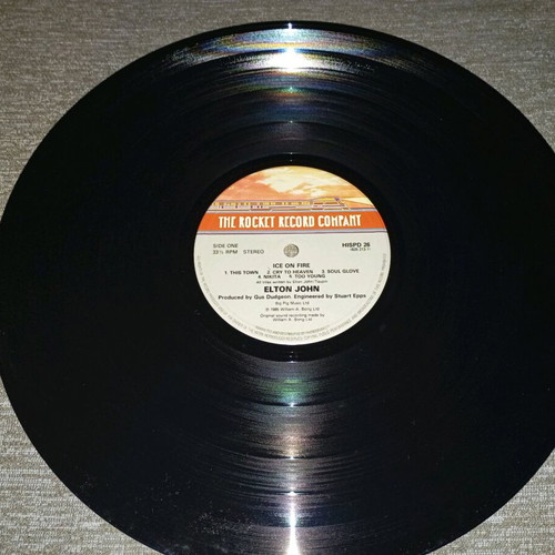 Elton John Ice On Fire LP Album like new, Pop