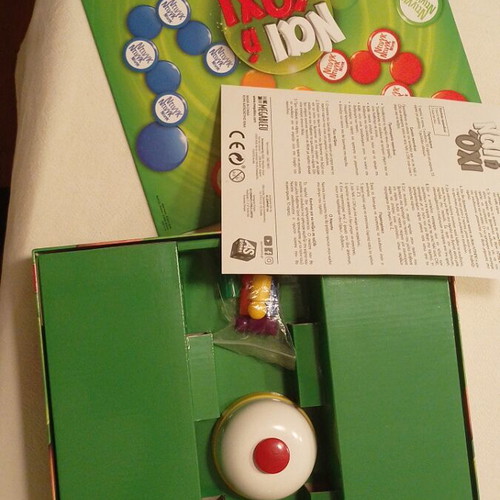 Yes or No board game
