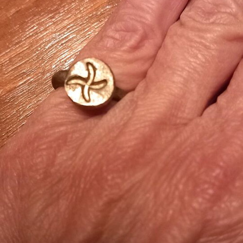 Sevalier ring like new, small size