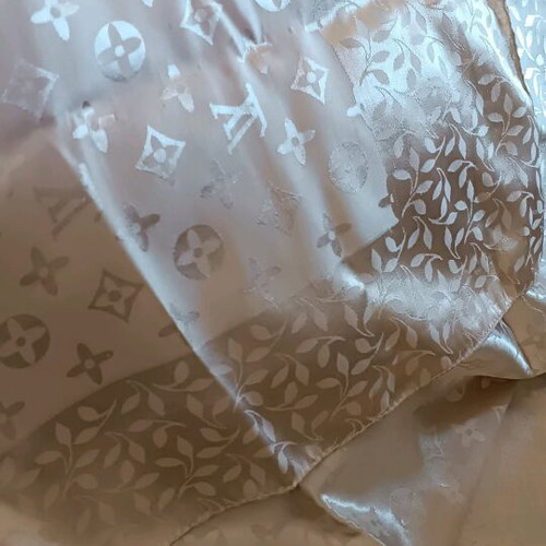 Silk pashmina like new, beige and gold
