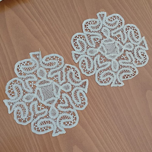 Set of 2 machine lace doilies like new, beige