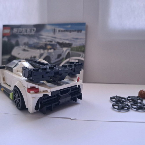 Lego Koenigsegg Jesko like new with instructions and figure