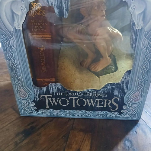 The Lord of the Rings The Two Towers DVD collector's set new