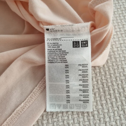 Uniqlo pale pink t-shirt XS like new
