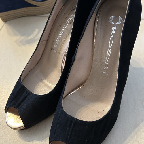 Rossi suede peep toe pumps size 38 used, black