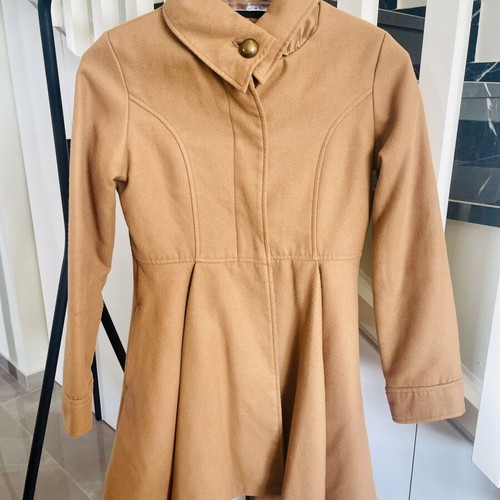 Camel Trench Coat like new, tailored classic fit