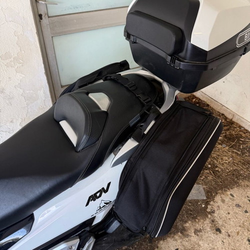 Μπακαζέρα μηχανής 32 λίτρων και πλαϊνές βαλίτσες καινούργιες