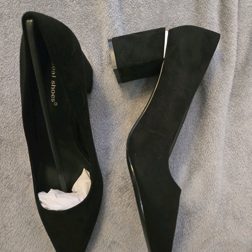 Suede pumps new size 41 with gold details, Ideal Shoes