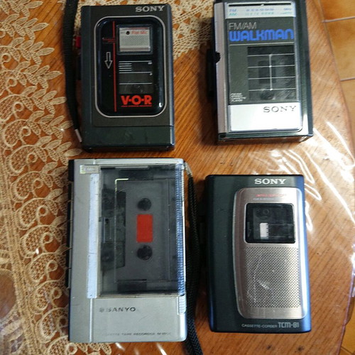 Cassette players used, pack of 4 with functional issues