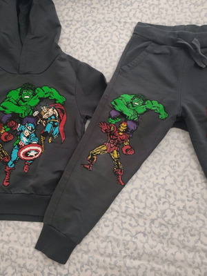 Σετ φόρμες Marvel Avengers μεταχειρισμένο, 3-4 ετών