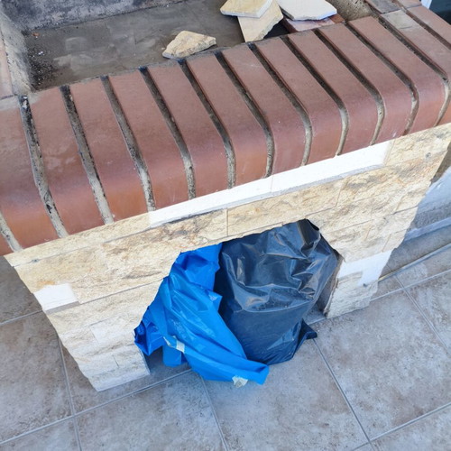 Built-in BBQ barbecue with firebricks and stone, 1.10m