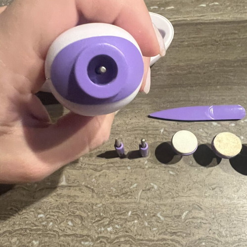 Mini nail drill with batteries like new