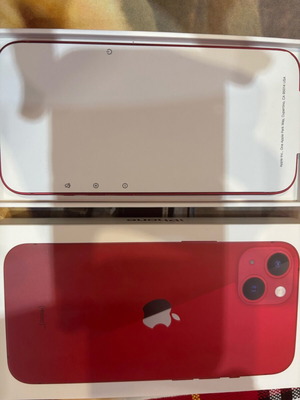 IPhone 13 нов, 128GB, червен, с гаранция
