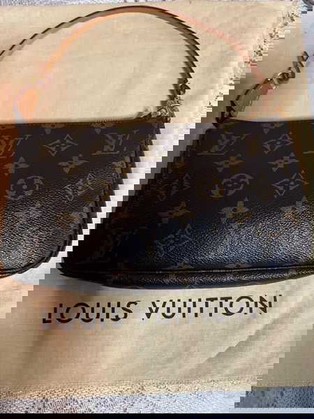 Louis Vuitton Monogram Pochette