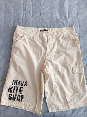 Maua Bermuda shorts ecru size XL like new