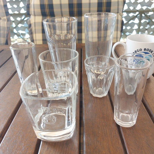 Glasses and mug used, set of 9 pieces