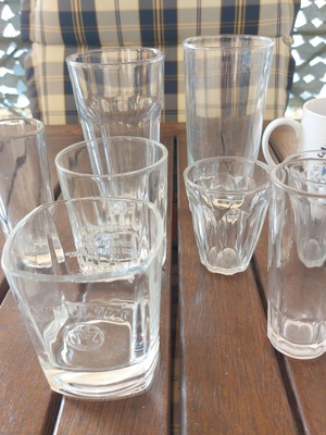 Glasses and mug used, set of 9 pieces