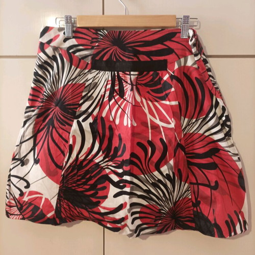 Sarah Lawrence short balloon skirt like new, colorful