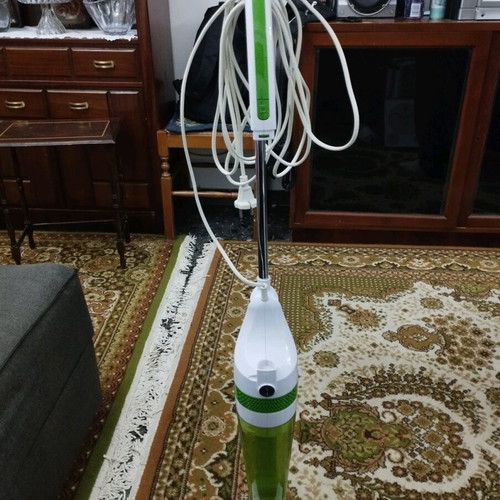 Cyclonic vacuum cleaner two-in-one like new