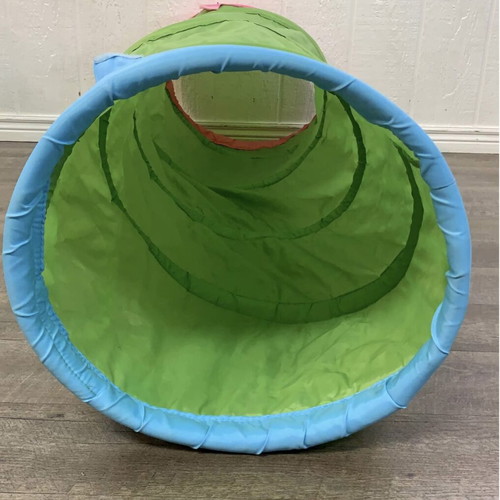 Play tunnel toy in excellent condition