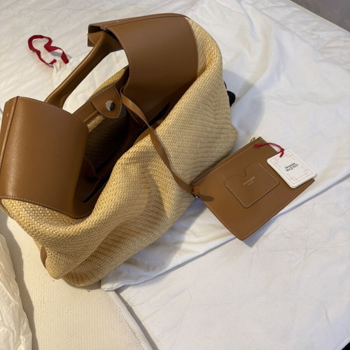 Alexander McQueen Raffia and Leather Handbag like new, beige and brown