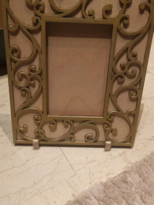Wooden frame new, very impressive