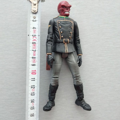 Vintage ToyBiz Red Skull Action Figure like new