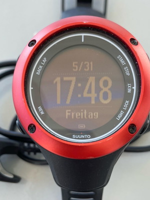 Suunto watch for sea and mountain athletes new with GPS and heart rate sensor