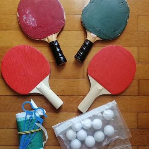 Sunflex ping pong rackets used with net set and 10 balls