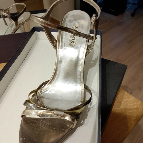 Som.mits pumps size 36 used
