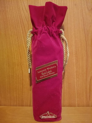 Johnnie Walker Scotch Whisky Red Label 700ml new from the 90s with velvet packaging