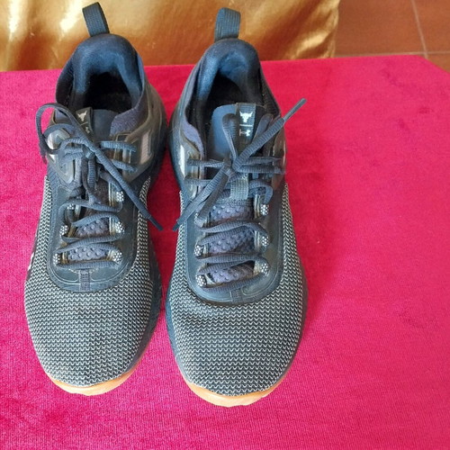 HOVR athletic men's shoes size 45 like new, gray black
