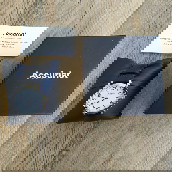 Ρολόι Accurist MS676WR στο κουτί του