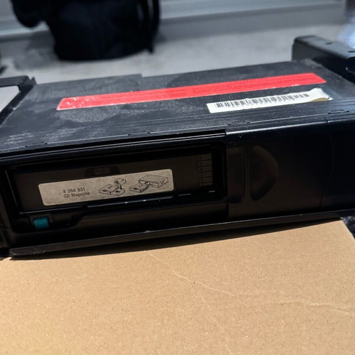 Authentic Mini Cooper S (R53) radio and 6-CD changer used