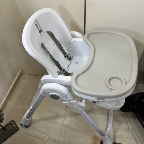 Καρεκλάκι φαγητού για μωρά