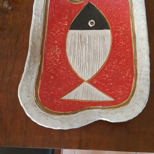 Ceramic handcrafted art piece used with abstract design