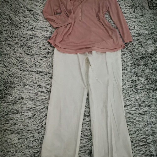 White pants like new H&M with pink blouse gift
