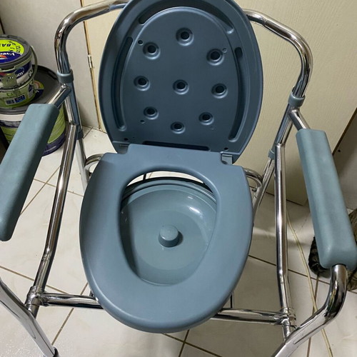 WC toilet chair in excellent condition, lightly used