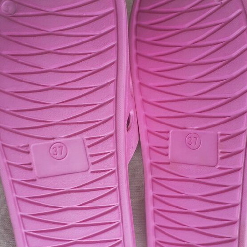 Pink slippers new, size 37