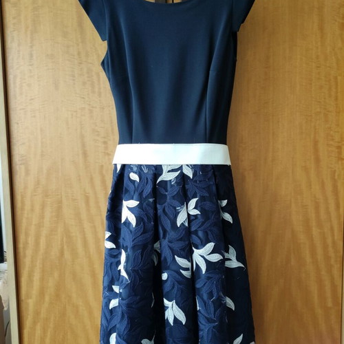 Mystic blue dress like new with removable white belt