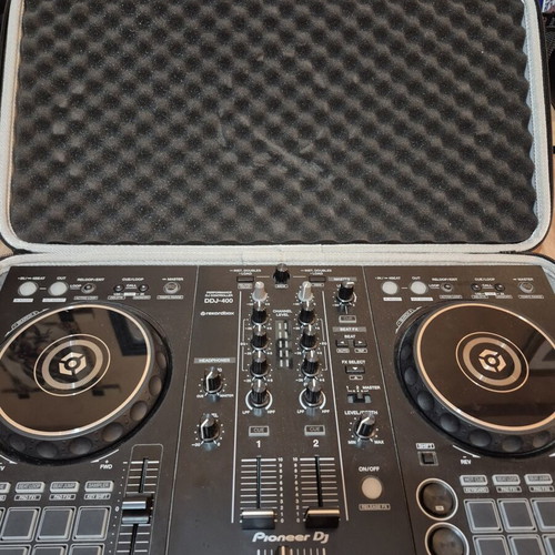 Pioneer DDJ 400 DJ controller with case