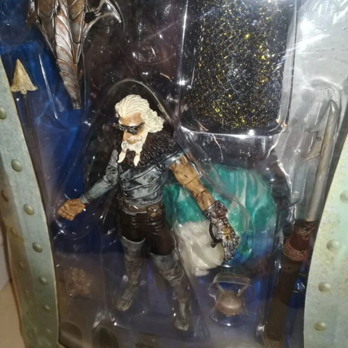Mezco Captain Nemo 20,000 Leagues Under The Sea 5' figure new