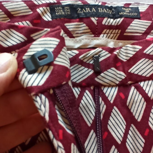 Zara pants with geometric pattern new, burgundy and white