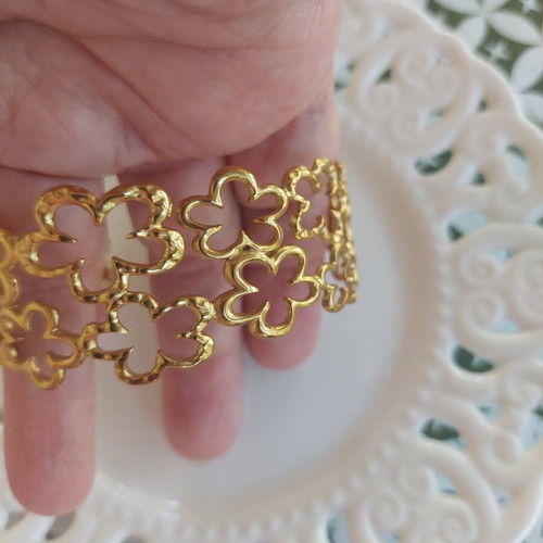 Flower bracelet, gold color