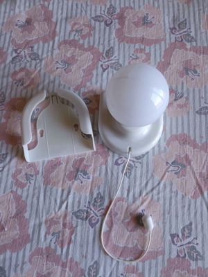 Led light with 4 AA batteries, 200 lm, wireless for closets and storage