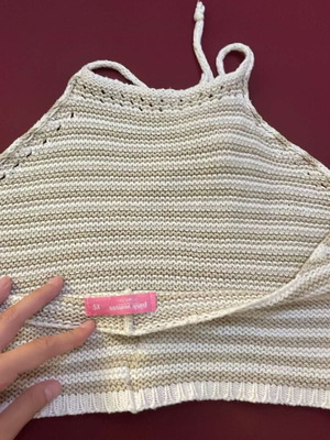 Pink Woman knitted top like new, sleeveless, short, backless
