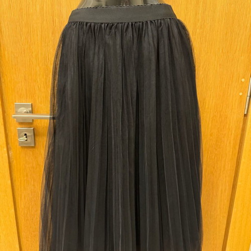 Shein pleated tulle skirt long new, black, size S